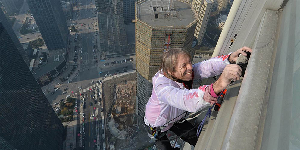 Kisah Alan Robert, “Spiderman Prancis” yang Bisa Taklukan Gedung Setinggi 187 Meter thumbnail